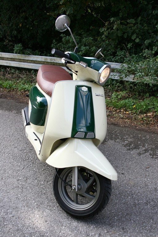 Fahrbericht Lambretta LN 125: Schicke Schale mit Stil