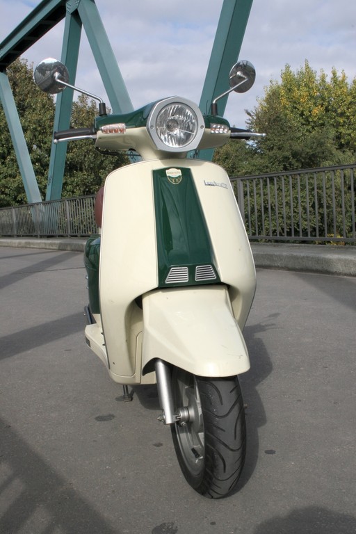 Fahrbericht Lambretta LN 125: Schicke Schale mit Stil