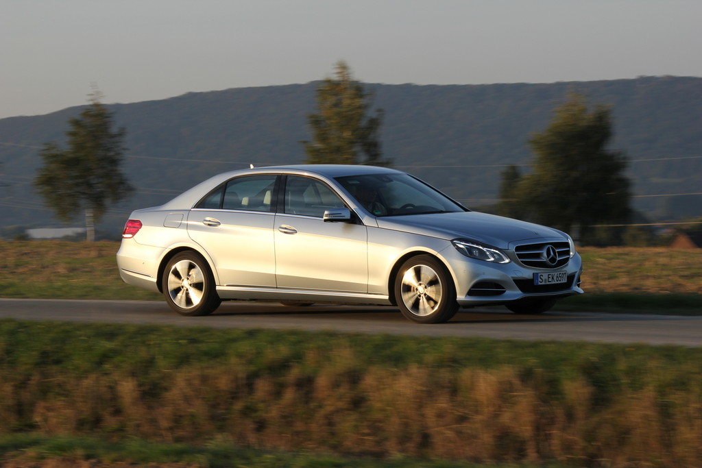 Fahrbericht Mercedes-Benz E250 CDI: Im Ledersitz nach Sparis