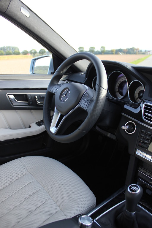 Fahrbericht Mercedes-Benz E250 CDI: Im Ledersitz nach Sparis