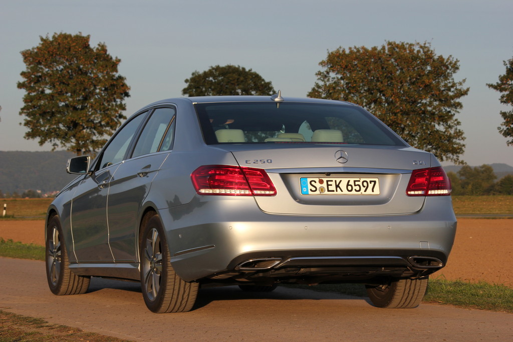 Fahrbericht Mercedes-Benz E250 CDI: Im Ledersitz nach Sparis