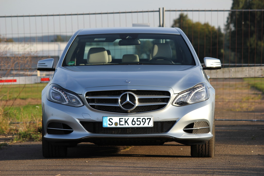 Fahrbericht Mercedes-Benz E250 CDI: Im Ledersitz nach Sparis