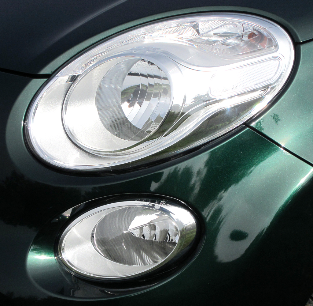 Fiat 500L Living: Moderne Leuchteinheit vorn. 