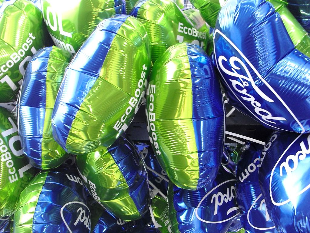 Herzliche blau-grüne Ford-Ecoboost-Werbung: Jüngeren geht es um mehr als nur grüne Produkte.
