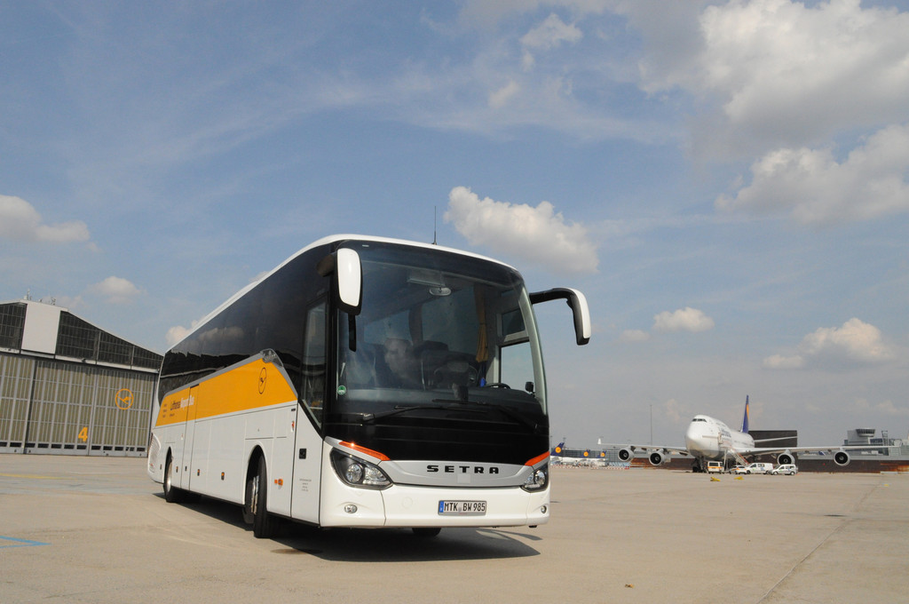 Lufthansa fährt mit Setra