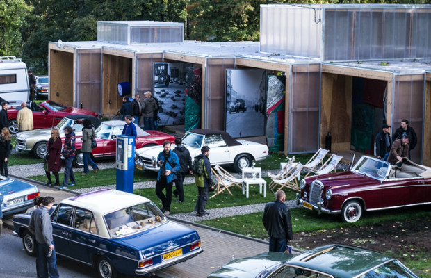 Mercedes-Benz mit Markenpflege per Pavillon