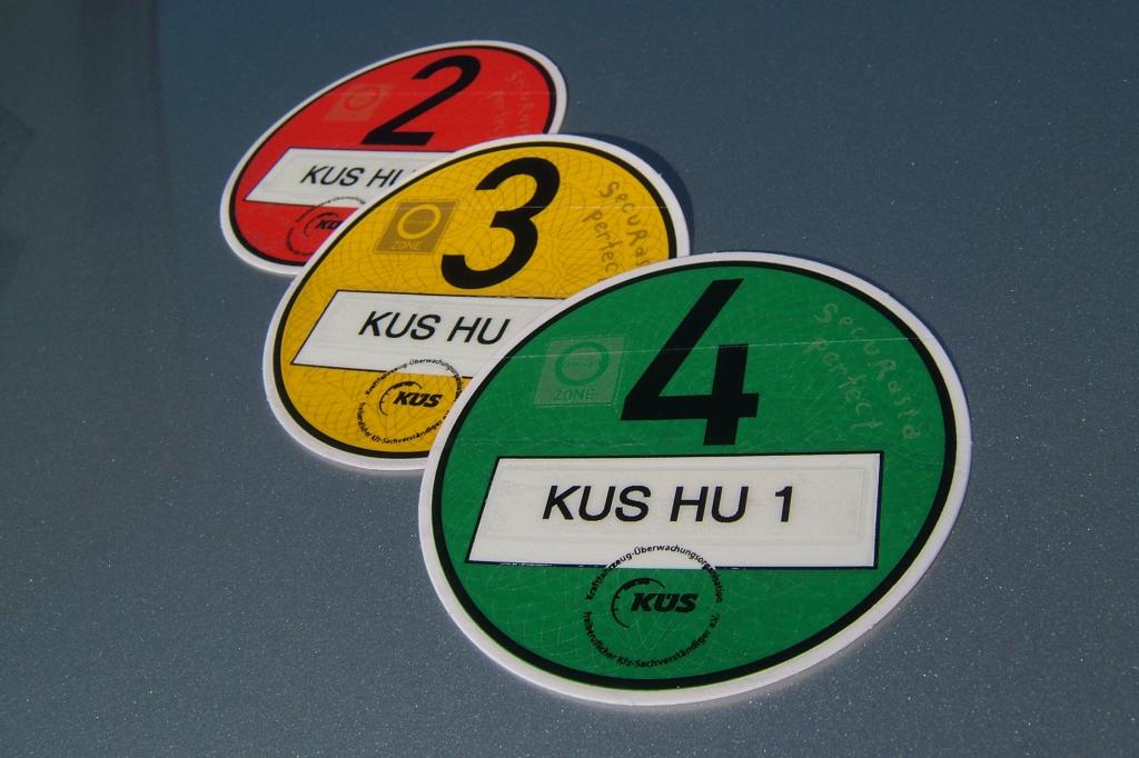 Neuerung bei Pkw-Hauptuntersuchung - HU-Siegel nur bei korrekter Feinstaub-Plakette