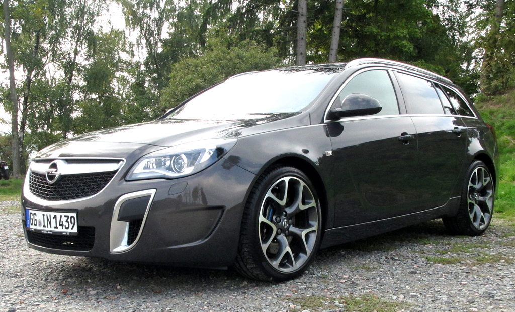 Opel Insignia: Beim Sports Tourer handelt es sich um die noch nutzwertigere Variante. 