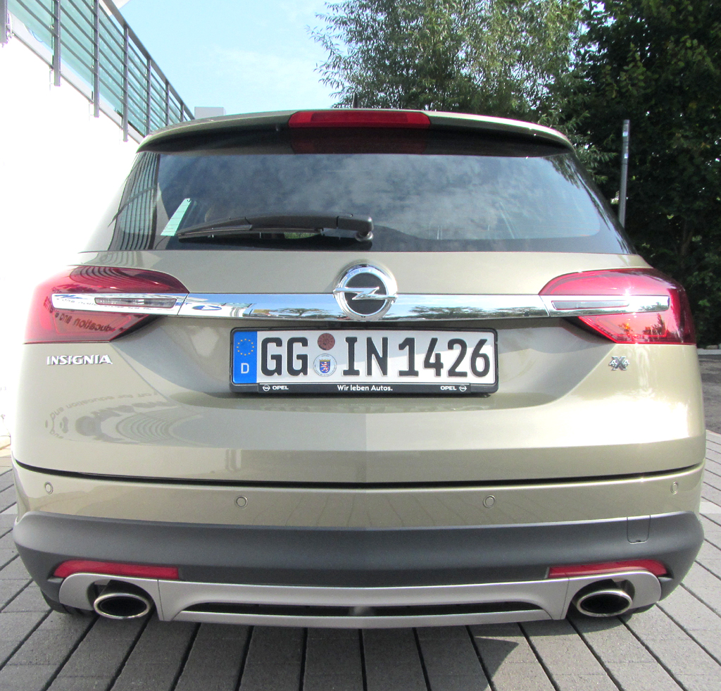 Opel Insignia: Blick auf das Country-Tourer-Heck. 