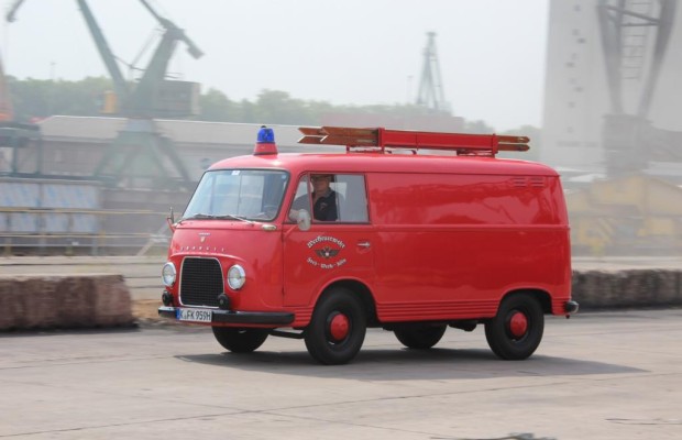 Panorama Ford Transit FK1250 -  Das feuerrote Spielmobil