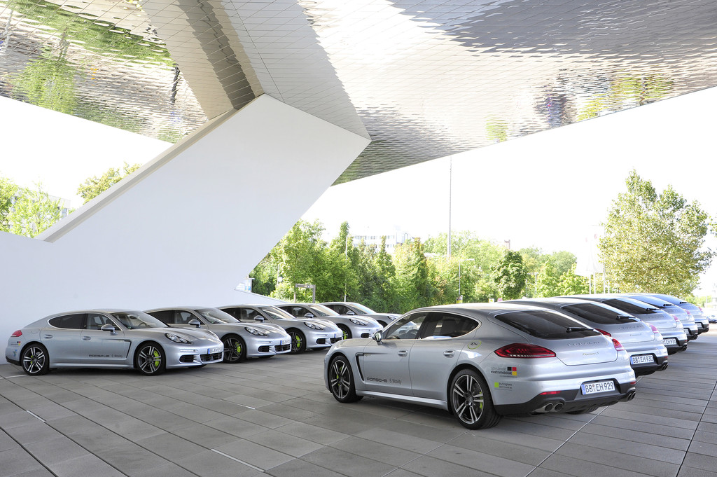 Porsche erforscht Elektromobilität mit Panamera S E-Hybrid