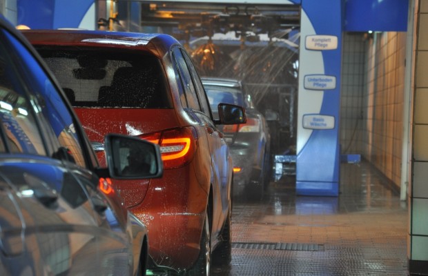 Ratgeber: Wer zahlt bei Schäden in der Autowaschanlage?