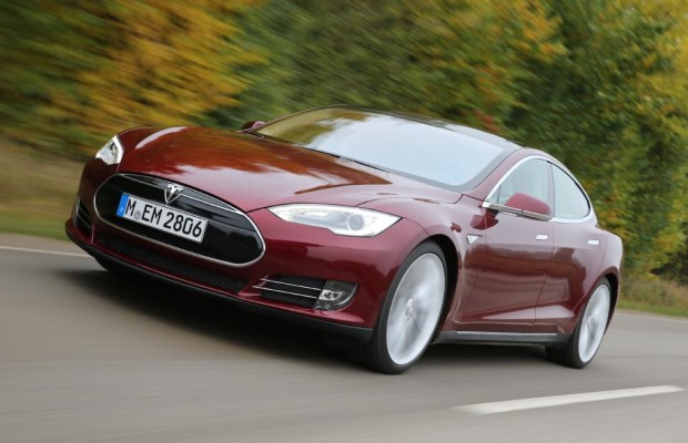 Tesla Model S - Elektroauto in Brand