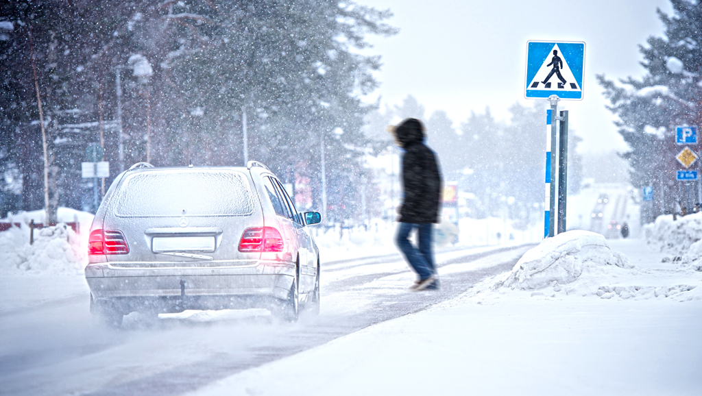 Verkehrssituationen bei widrigen Wetterverhältnissen erfordern gute Reifen. 