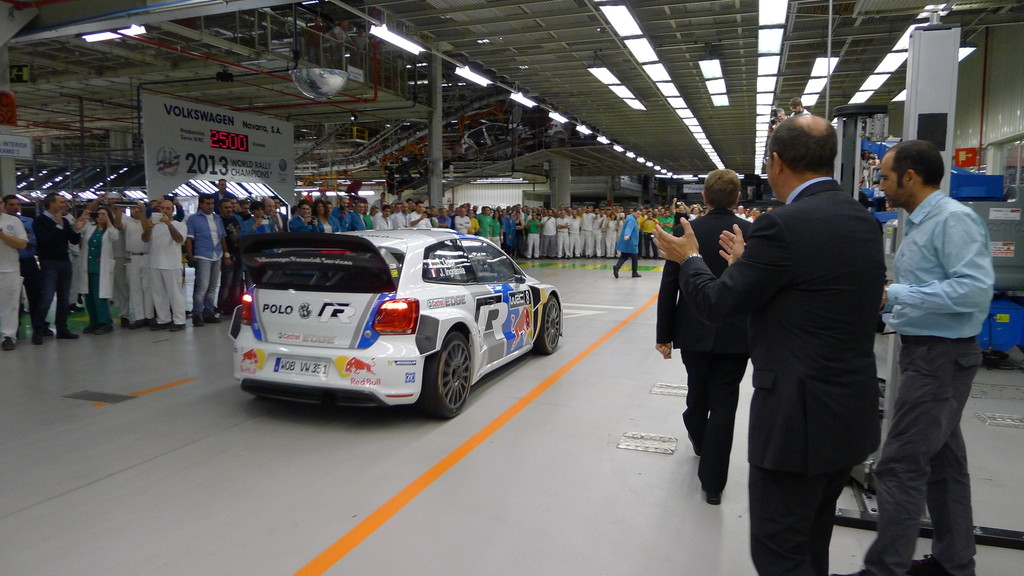 WRC-Weltmeister besuchen VW-Werk in Pamplona