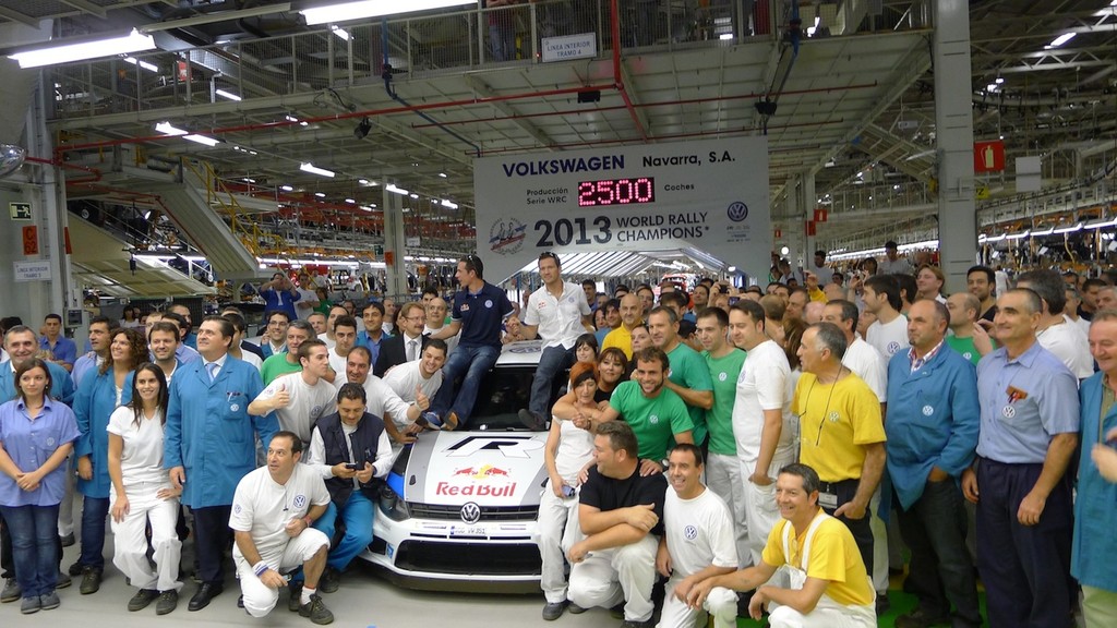 WRC-Weltmeister besuchen VW-Werk in Pamplona