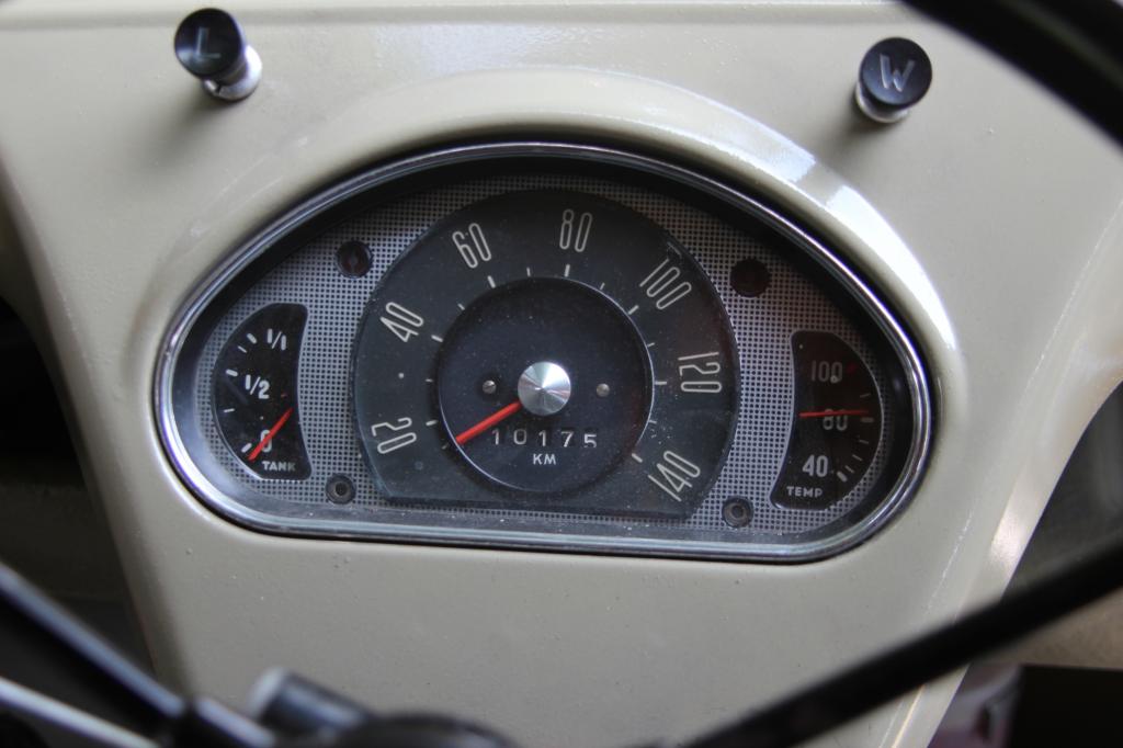 Wer tatsächlich mal das Spitzentempo von 100 km/h erreicht, der braucht schon viel Weitblick und einen schweren Bremsfuß, damit er die Fuhre auch wieder zum Stehen bringt