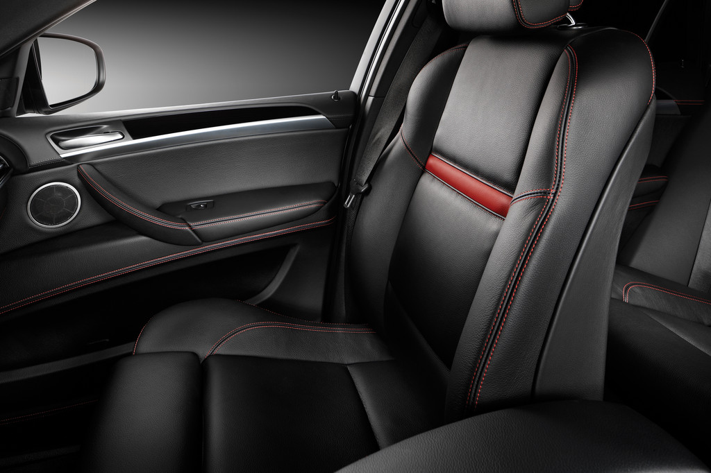 100 Mal Streifen: Die BMW X6 M-Design-Edition