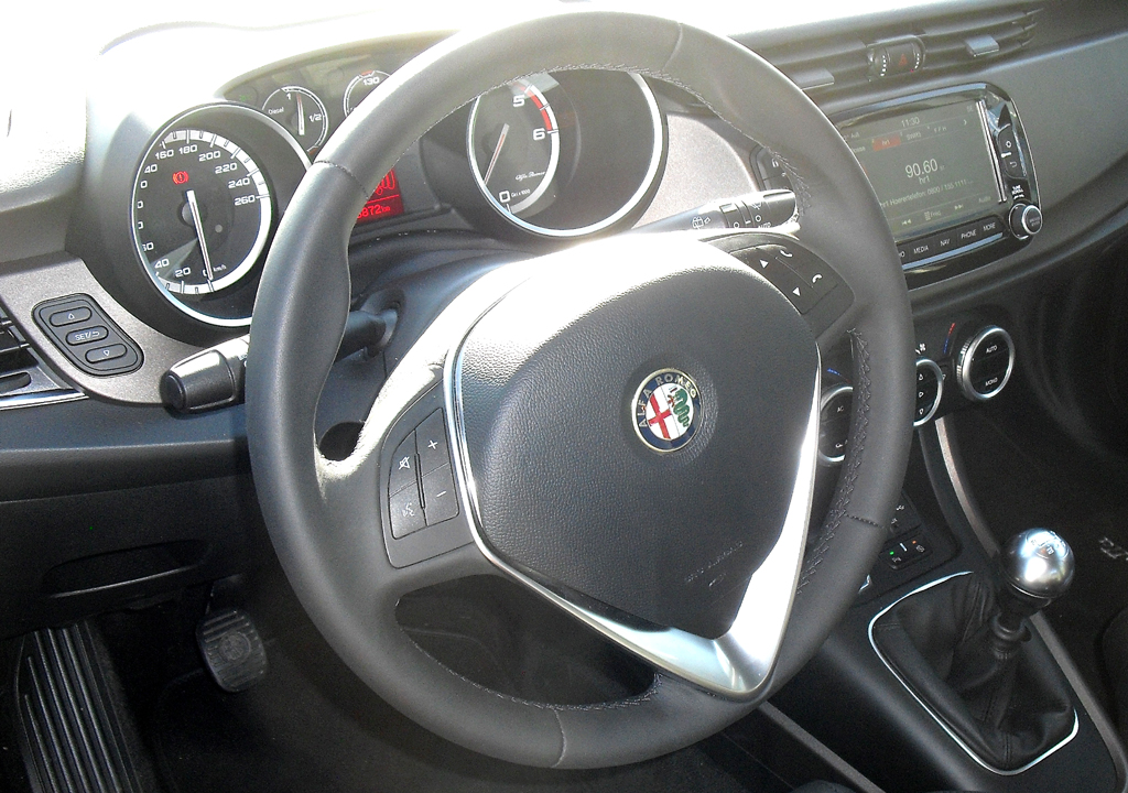Alfa Romeo Giulietta: Blick ins Cockpit. 