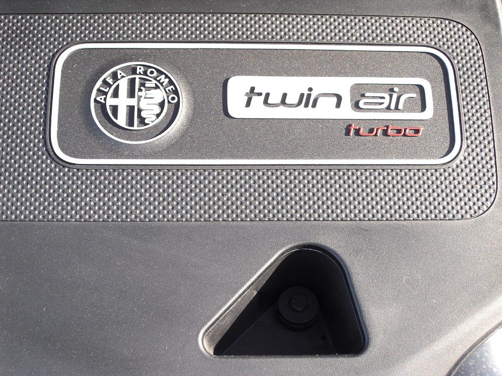 Alfa Romeo Mito: Blick unter die Haube, hier beim Zweizylinder-TwinAir-Turbo. 
