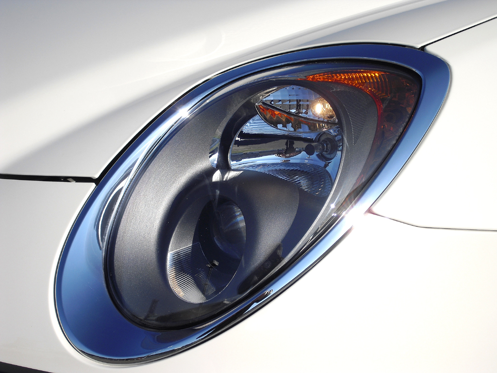 Alfa Romeo Mito: Moderne Leuchteinheit vorn. 