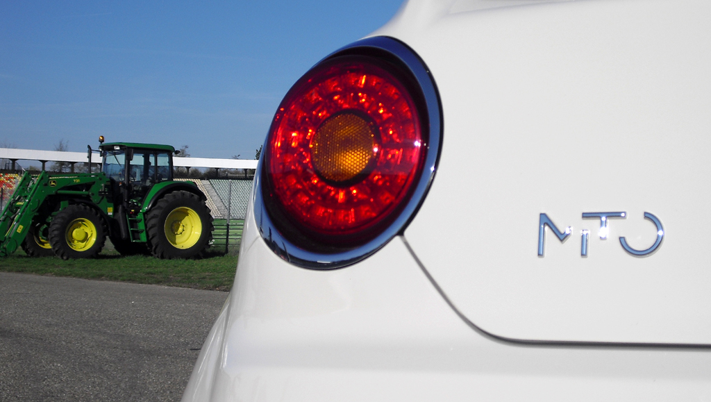 Alfa Romeo Mito: Moderne Rundleuchteneinheit hinten mit Modellschriftzug. 