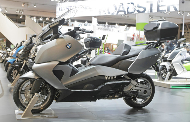 BMW kleidet seine Scooter neu ein