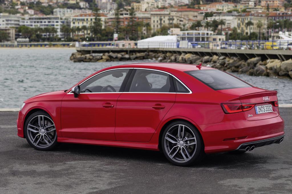 Bei Audi ist der S3 mit 221 kW/300 PS zu bewundern. 