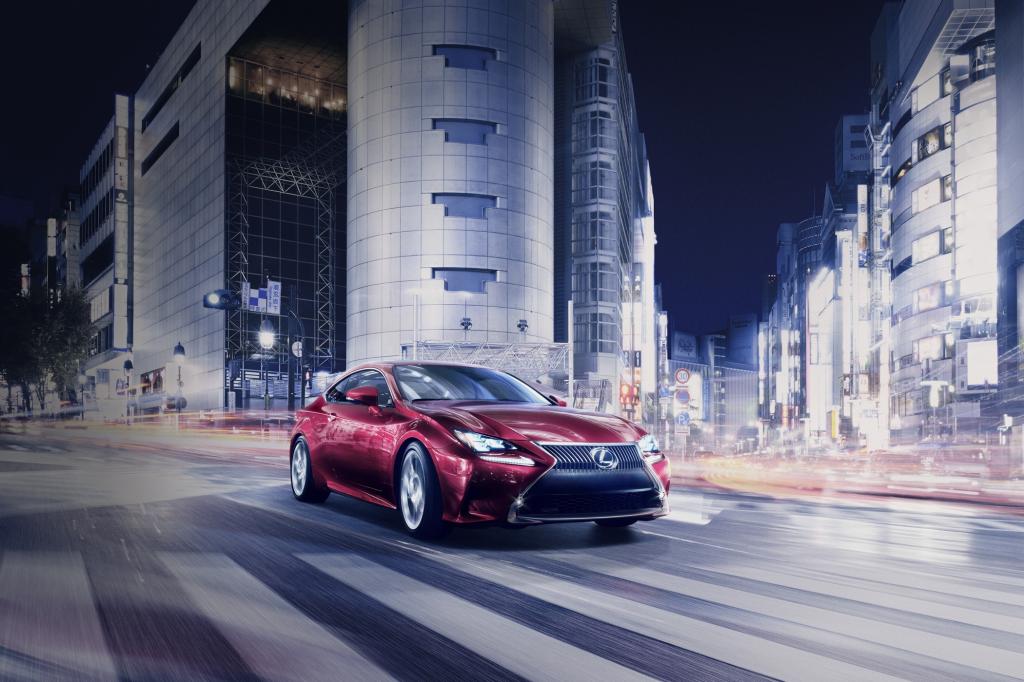Bei Lexus fährt das Mittelklasse-Coupé RC vor, mit dem die Japaner im kommenden Jahr gegen BMW 4er und Audi A5 antreten wollen