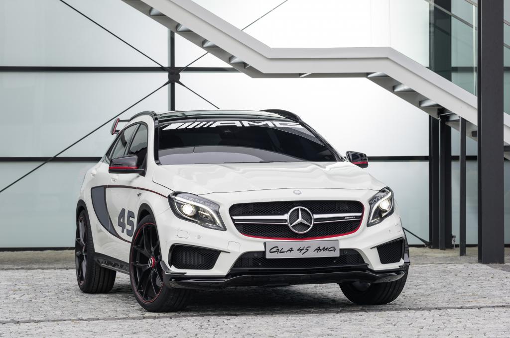 Bei Mercedes gibt es einen Ausblick auf den GLA 45 AMG zu sehen