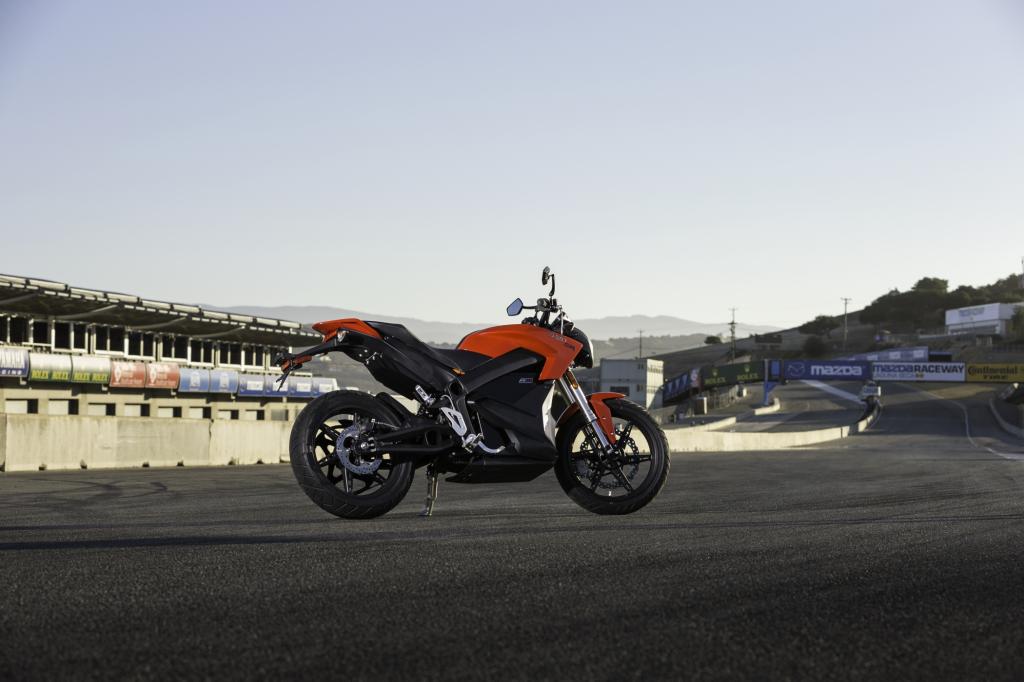 Bei der Zero SR werden  50 kW/67 PS und ein Maximaldrehmoment von 144 Nm geliefert