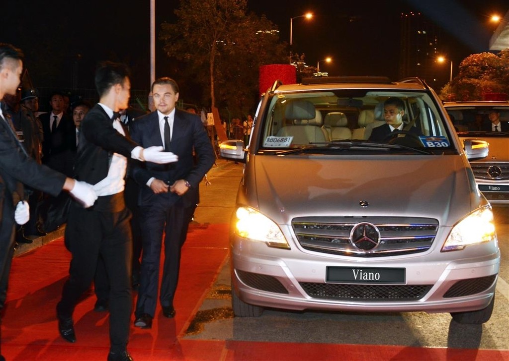 Chinesischer VIP-Transport mit dem Mercedes-Benz Viano