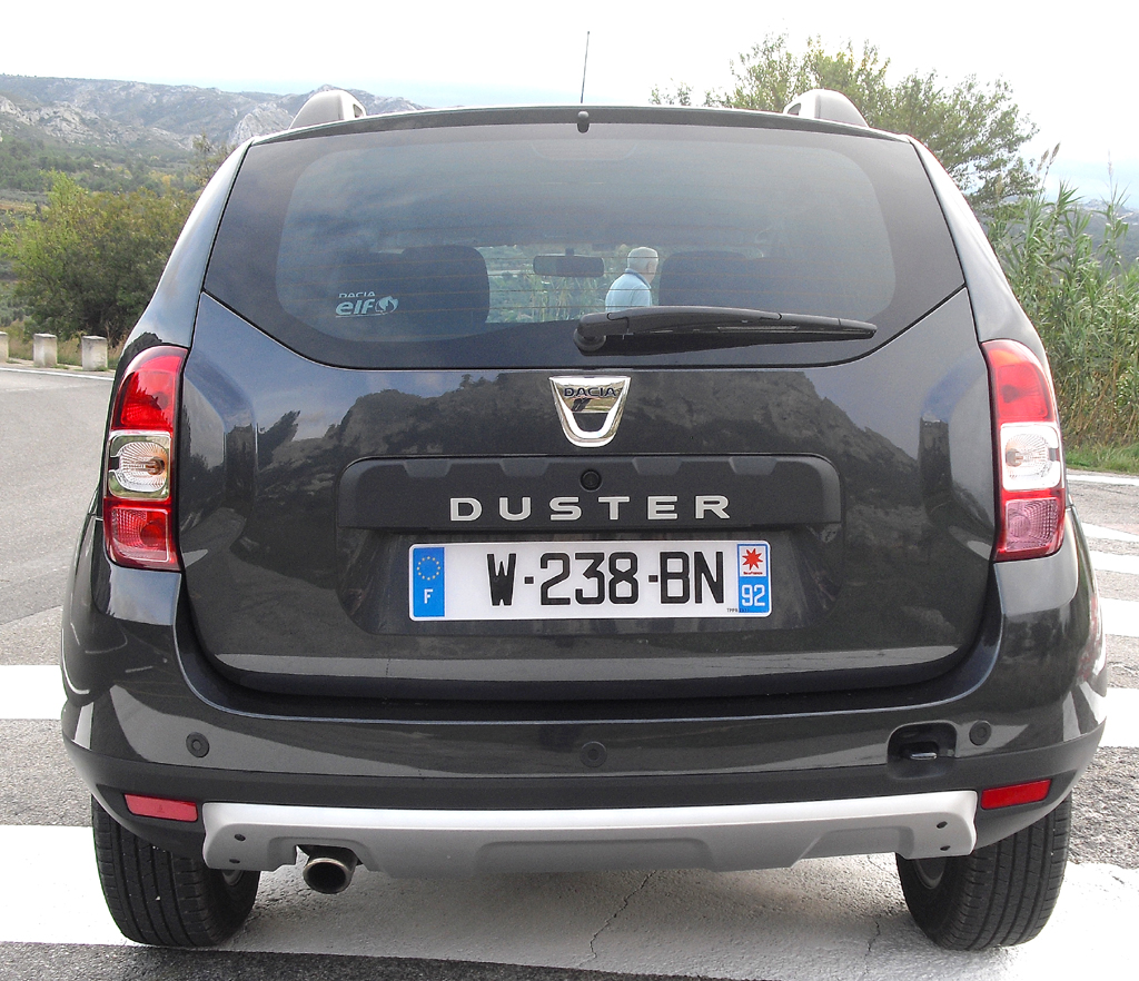 Dacia Duster: Blick auf die Heckpartie. 