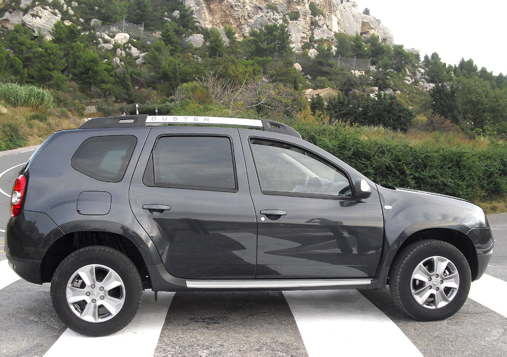 Dacia Duster: So sieht das kompakte SUV-Modell von der Seite aus. 
