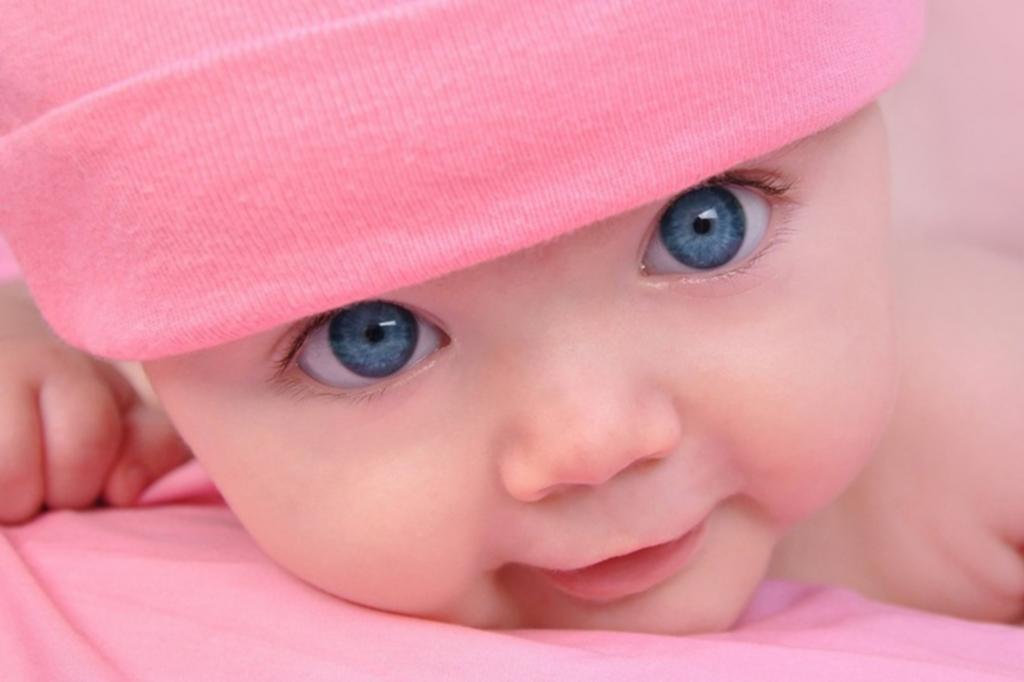 Der Anblick schöner Fahrzeuge spricht Männer mehr an, als der eines Babys.