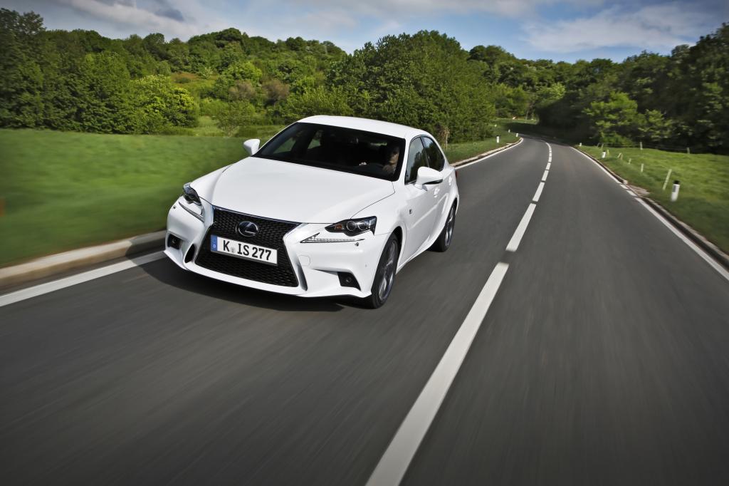 Der Lexus IS schaut böser als er ist