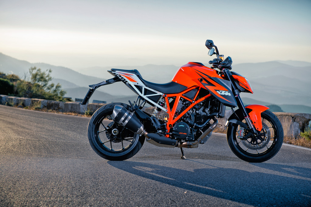 Eicma 2013: KTM setzt bei den Dukes noch eine drauf