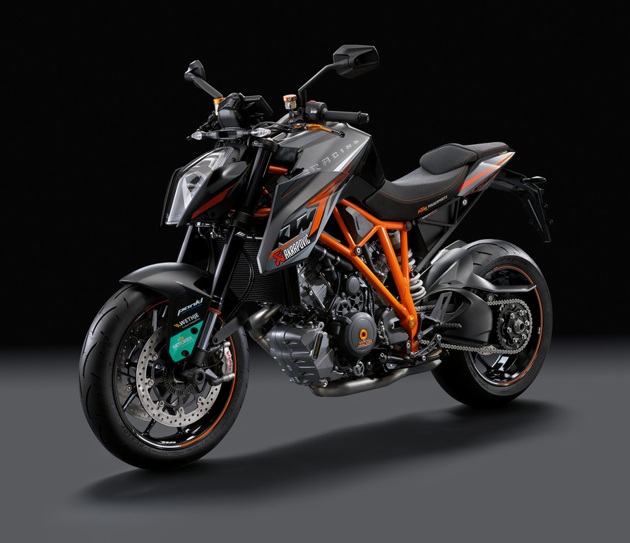Eicma 2013: KTM setzt bei den Dukes noch eine drauf