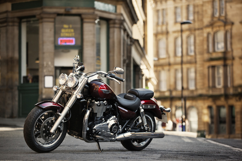 Eicma 2013: Triumph baut Tunderbird-Reihe aus