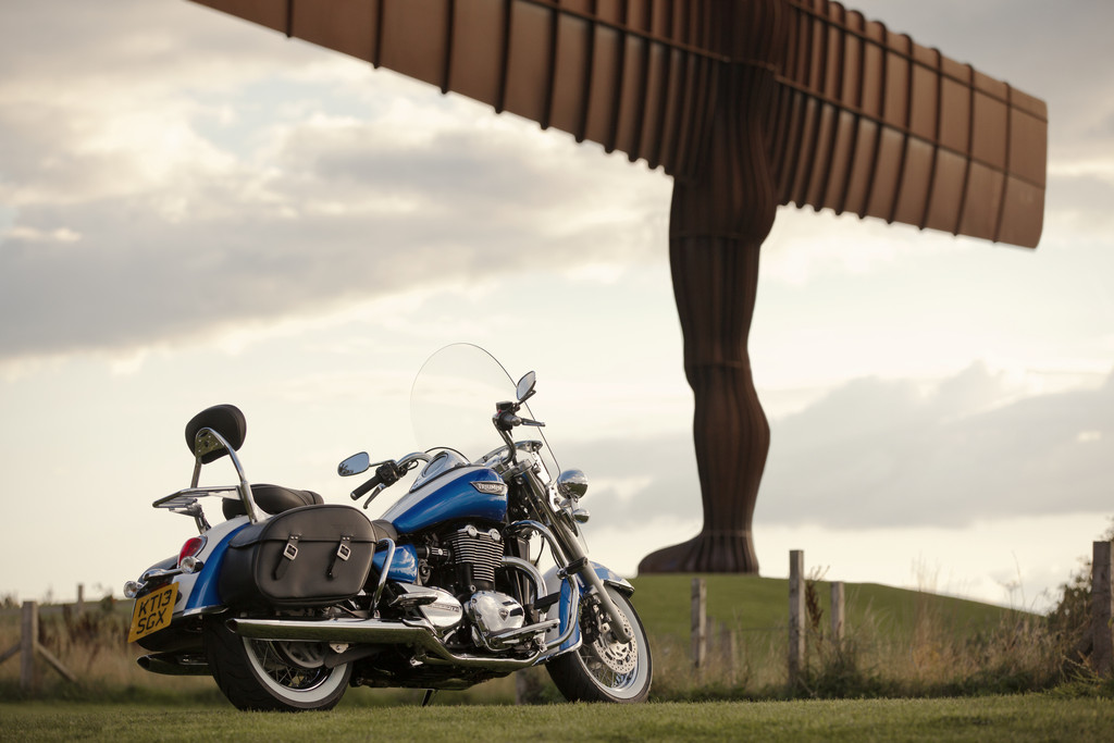 Eicma 2013: Triumph baut Tunderbird-Reihe aus
