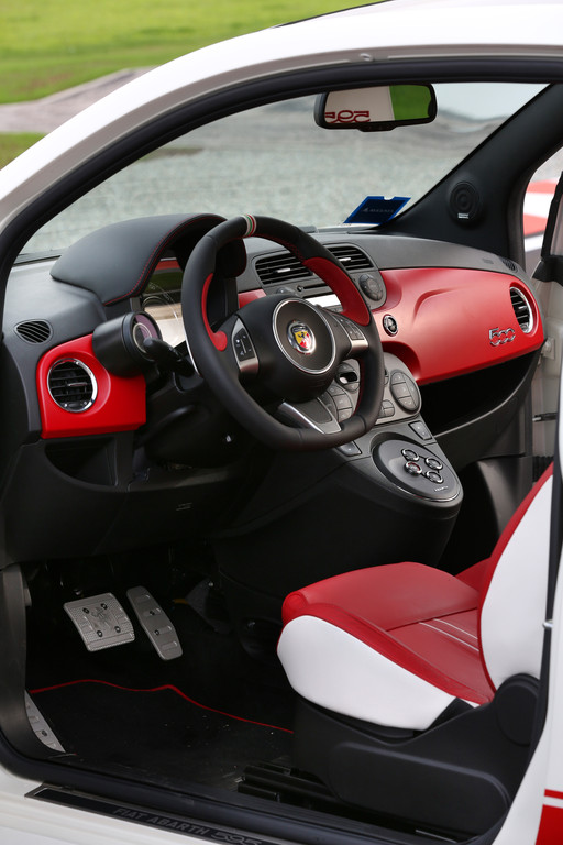 Fiat feiert den 50. Geburtstag des Abarth 595