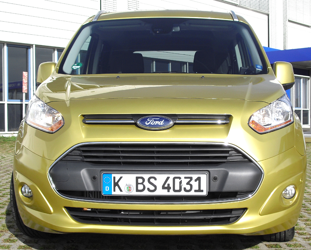 Ford Tourneo Connect: Blick auf die Frontpartie. 