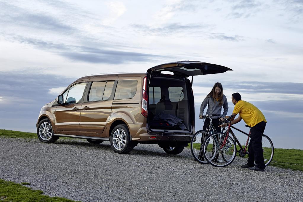 Ford Tourneo Connect: First Class im Familienauto