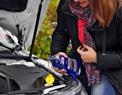 GTÜ testet Winter-Konzentrate für die Scheibenwaschanlage