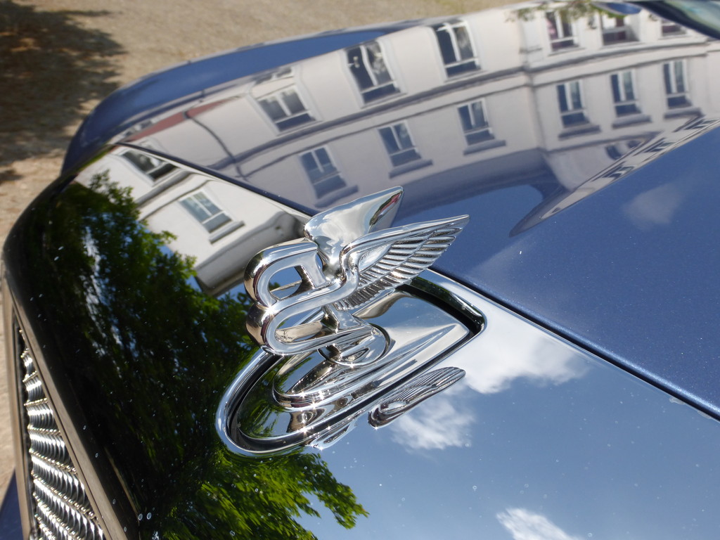Gläserne Manufaktur baut wieder Bentleys