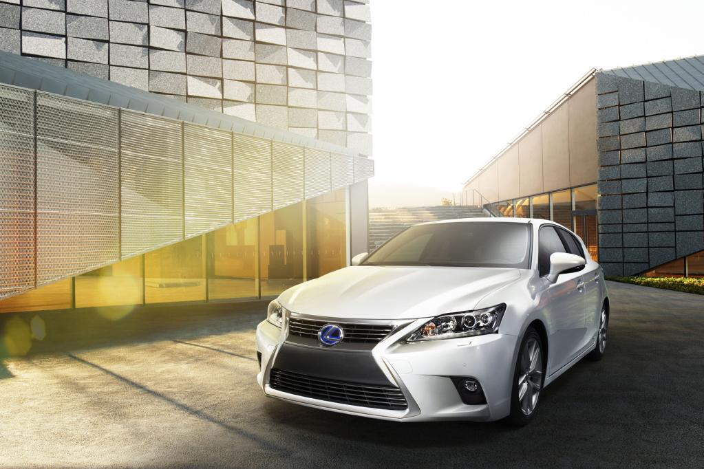 Guangzhou 2013: Lexus präsentiert modellgepflegten CT 200h