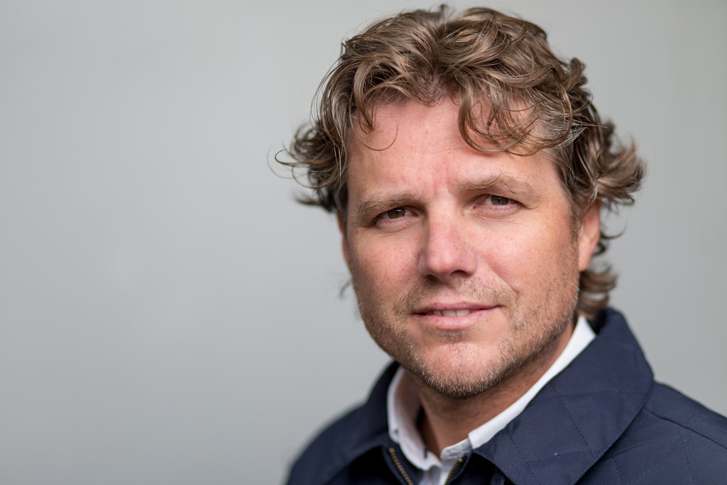 Holländer vermietet rollende Rennwagengaragen