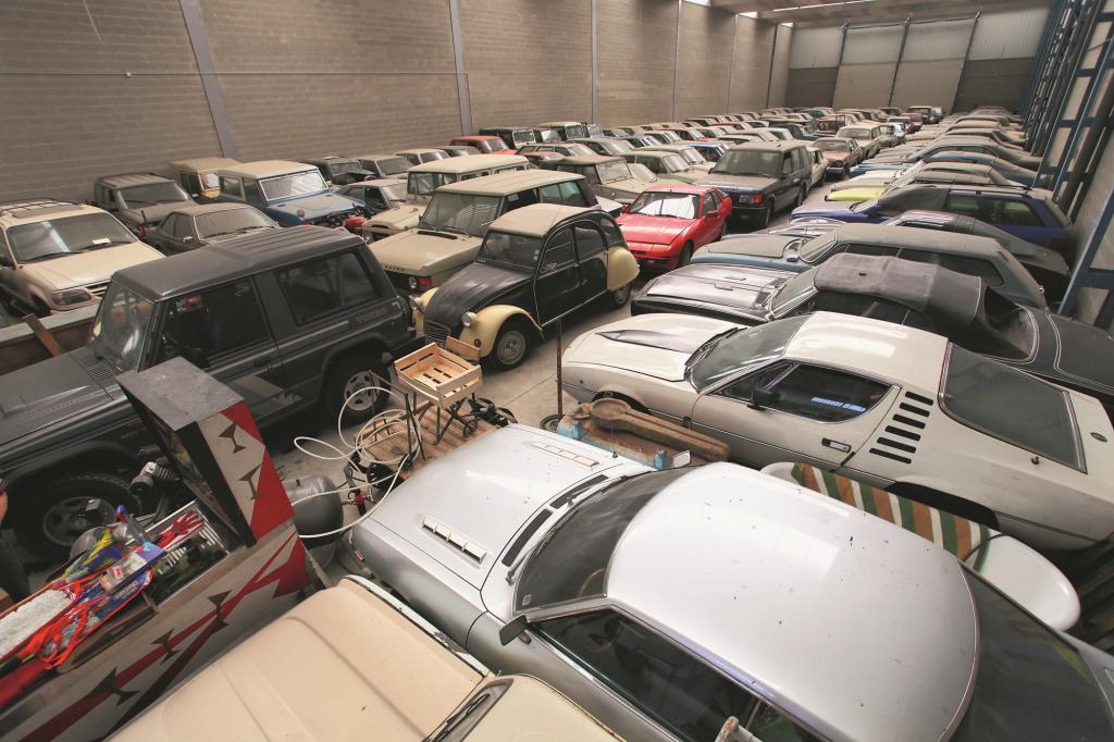 In Andorra hat ein Autoliebhaber in 40 Jahren 286 Autos zusammen getragen. Die Fahrzeuge, die mittlerweile Klassiker sind, füllen mehrere Hallen, wurden jahrelang nicht bewegt