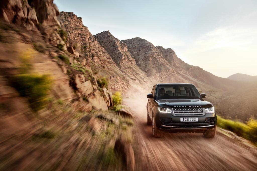 Land Rover rollt mit einer verlängerten Version des Range Rover vor. 
