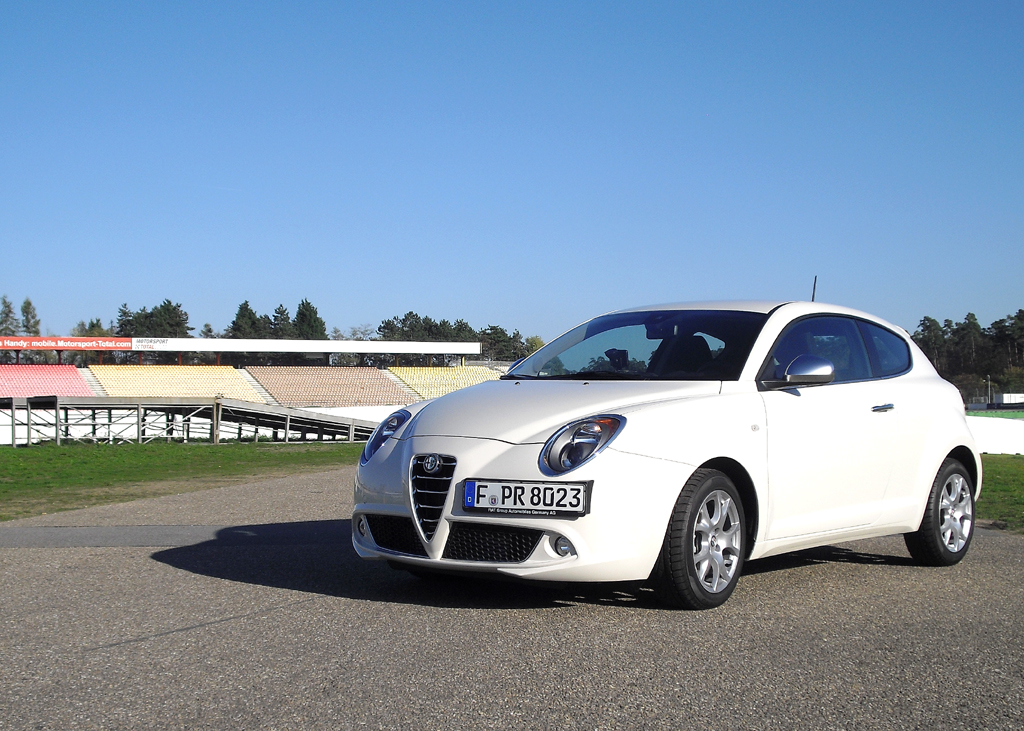 Neben der Giulietta hat Alfa Romeo auch den Mito leicht überarbeitet.